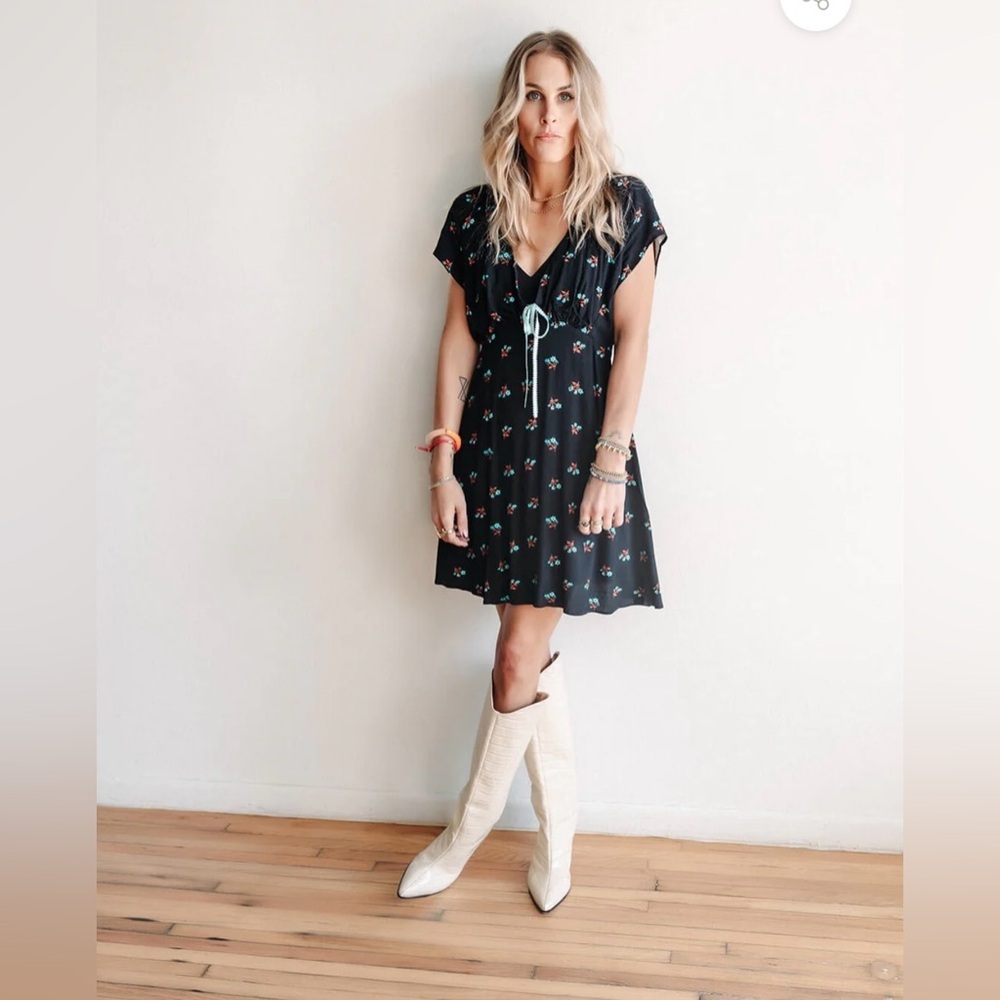 Free People Everyone's Favorite Mini Women’s Floral Dress Size Small - Picture 3 of 9